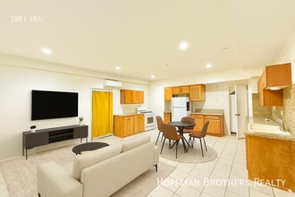 Building Photo - 1023 Larch St