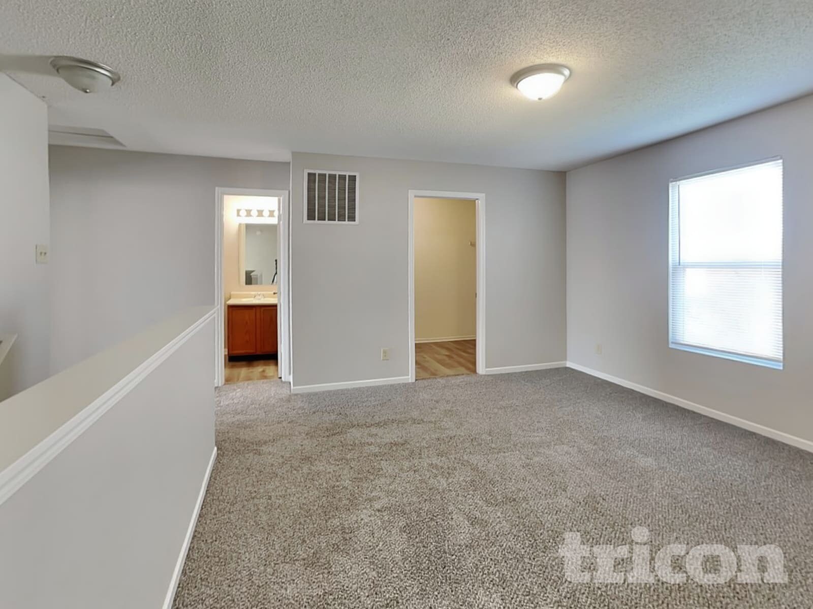 Building Photo - 2168 Olympia Dr