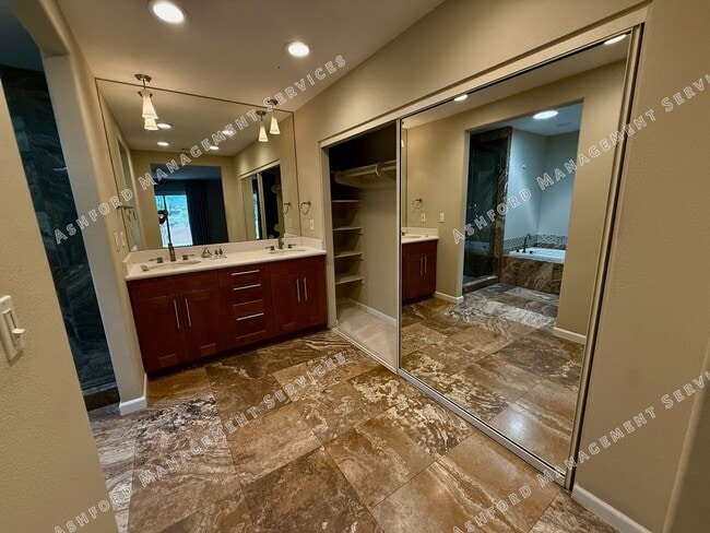 Building Photo - Elegant McCormick Ranch Home with Stunning...