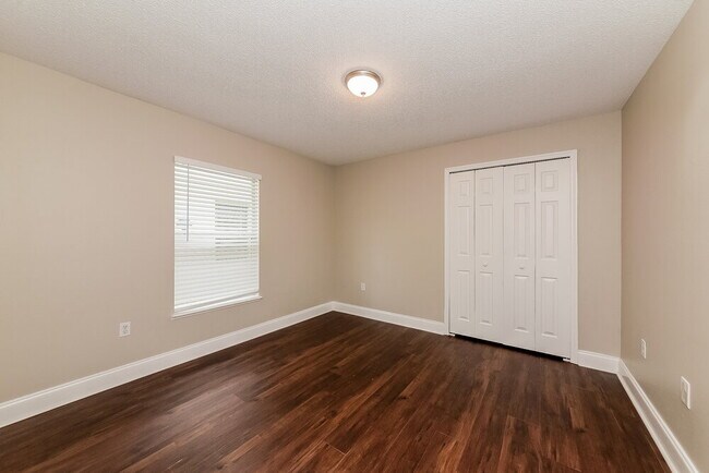 Building Photo - 1018 Brenton Leaf Dr