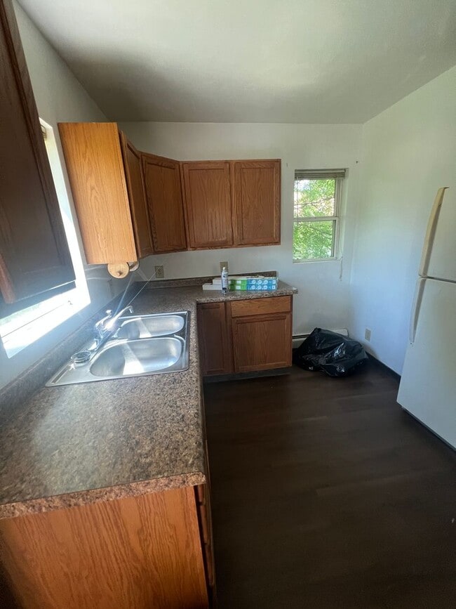 Building Photo - Click the “Apply Now” button or email wapmrentals@gmail.com for a prompt response.