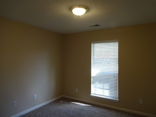 Building Photo - 115 Brookhaven Ln