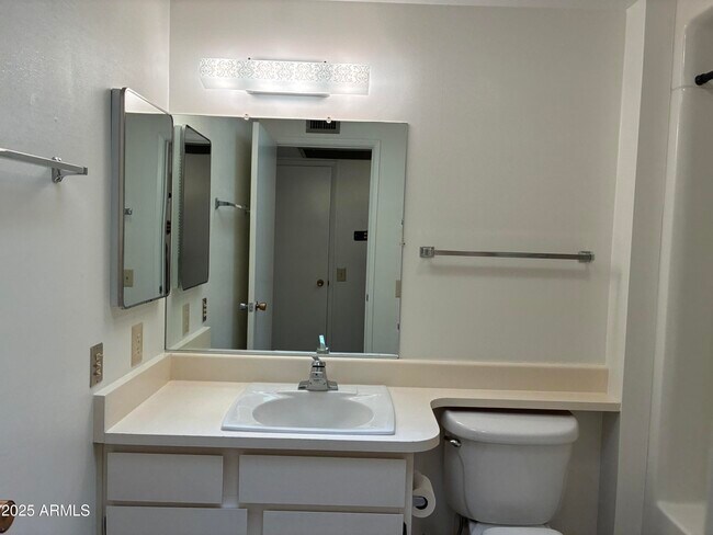 Building Photo - 17807 N 125th Dr