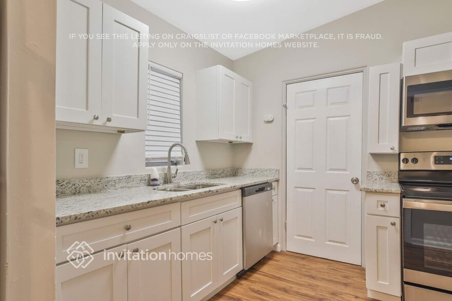 Building Photo - 5121 Liming Ave