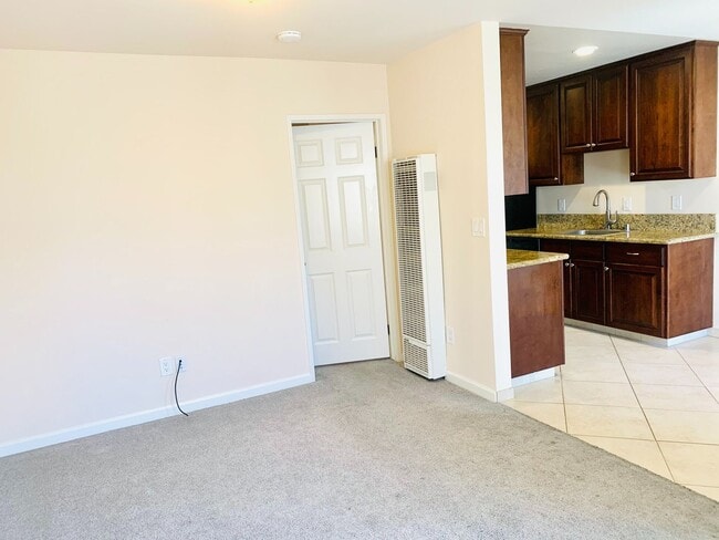 Building Photo - 1BD/1BA Mission Hills Apartment w/ 1-Car Garage! Only $1,995/mo~