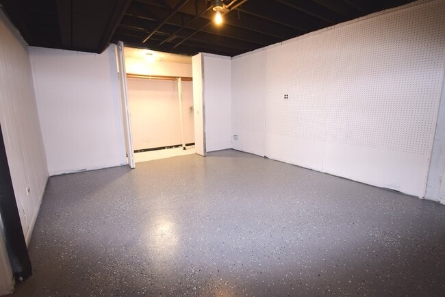 Building Photo - 903 Porter St