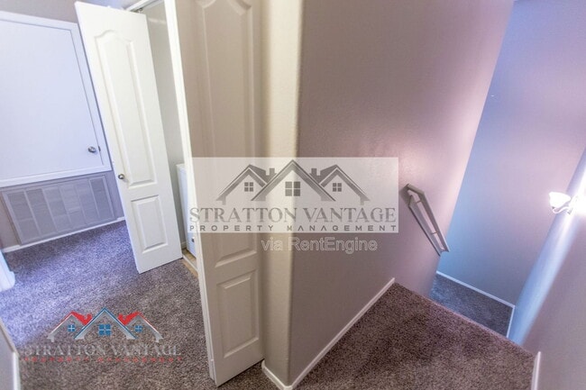 Building Photo - 900 S 94th St