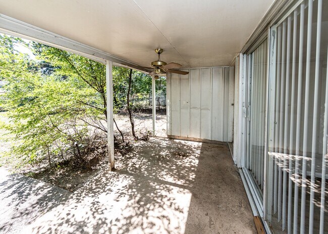 Building Photo - Newly Remodeled 3 Bedroom Home in Central Location