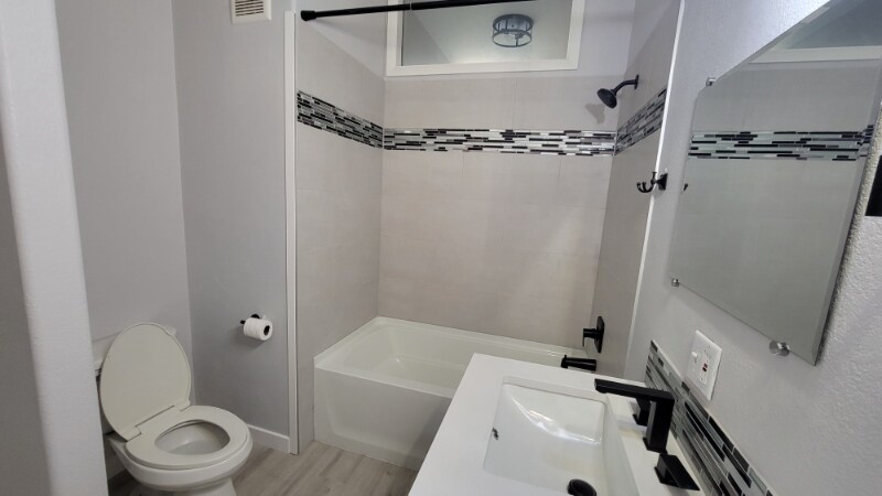 Building Photo - 109 N Kimball Ave