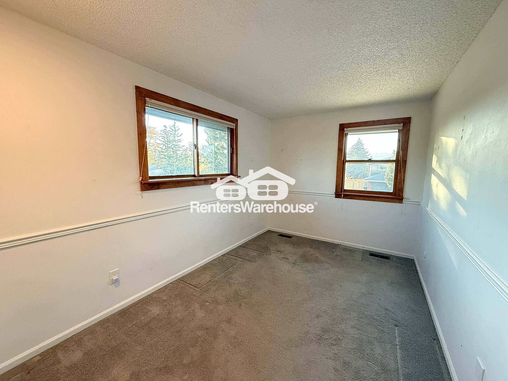 Building Photo - 4850 Fairlawn Ct