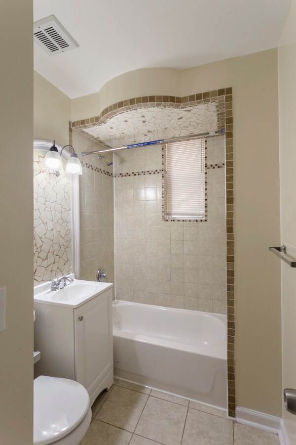 Building Photo - 146 Manhattan Ave