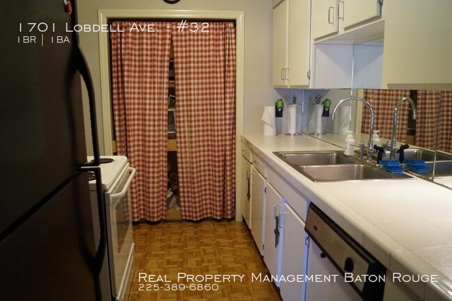 Building Photo - One Bedroom Condo in Bocage