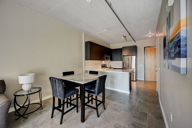 Building Photo - HOUSING CHOICE VOUCHER APPROVED! MOVE IN SPECIAL! **ONE MONTH FREE w/ 13 MONTH LEASE!!**