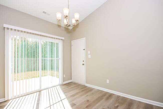 Building Photo - 107 Peterborough Dr