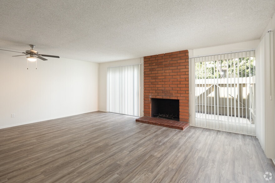 3 BR TH, 1- 1/2 BA - 1468SF - Tustin Village Apartments