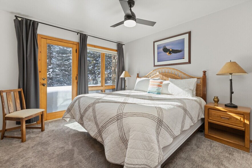 Building Photo - 2460 Ski Trail Ln