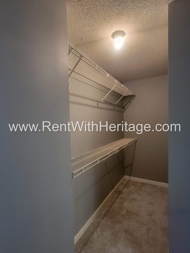 Building Photo - GORGEOUS HOME IN POPULAR HIGHLANDS AT CREEKSIDE GOLF / SWIM / TENNIS COMMUNITY