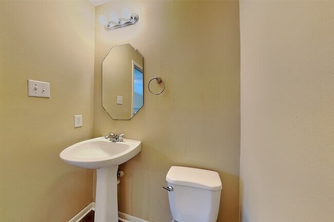 Building Photo - 6530 Portlick Dr