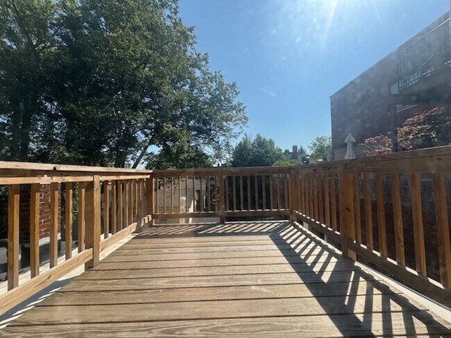 Building Photo - 941-943 St. James Street