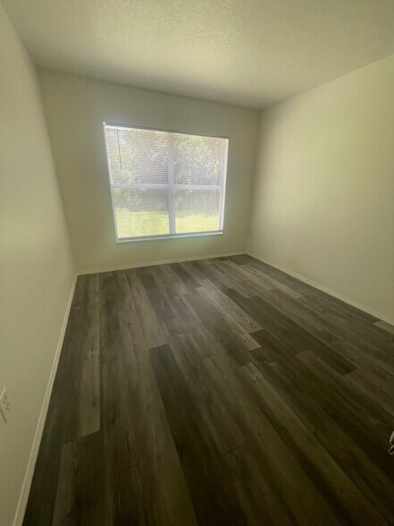Building Photo - 10942 Pinewood Cove Ln