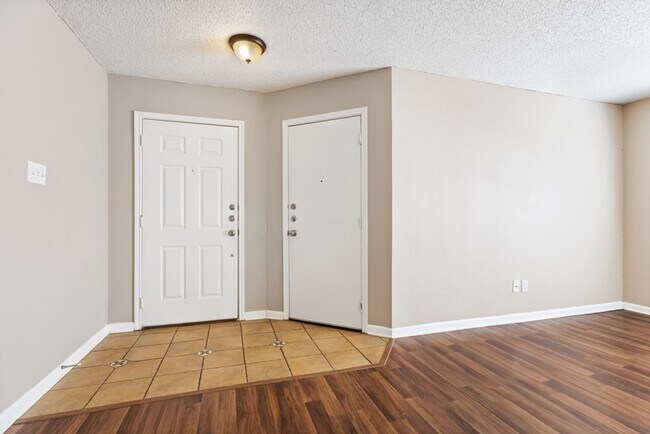 Building Photo - 2 Bedroom/ 1 Bath Bridgewood Subdivision