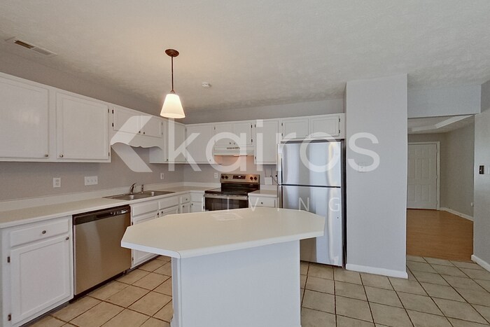 Building Photo - 5312 Blanchette St