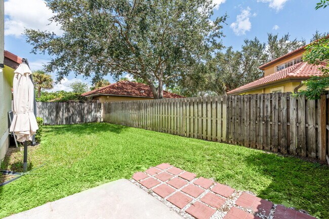 Building Photo - 12210 Dartmoor Dr
