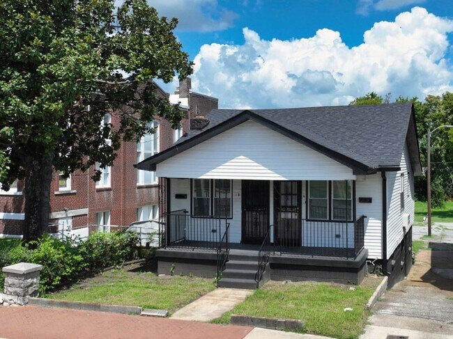 Building Photo - 1406 Jefferson St