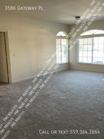 Building Photo - Amazing Two Bedroom, Great Location