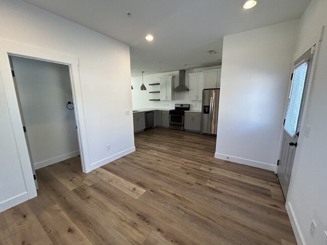 Building Photo - 3BD 2.5 BA DANSBY DR CONDO AVAILABLE FOR RENT NOW