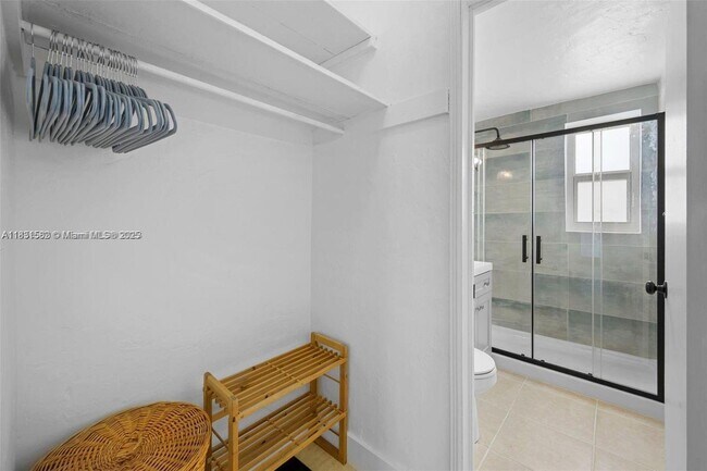 Building Photo - 550 NE 82nd Terrace