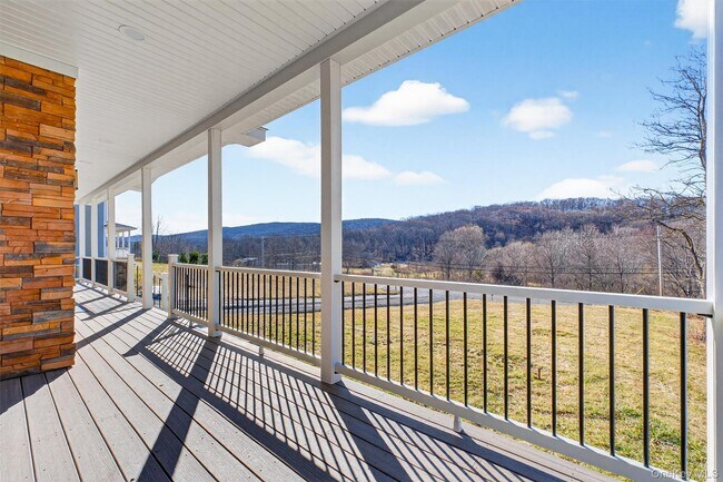 Building Photo - 104 North Rd