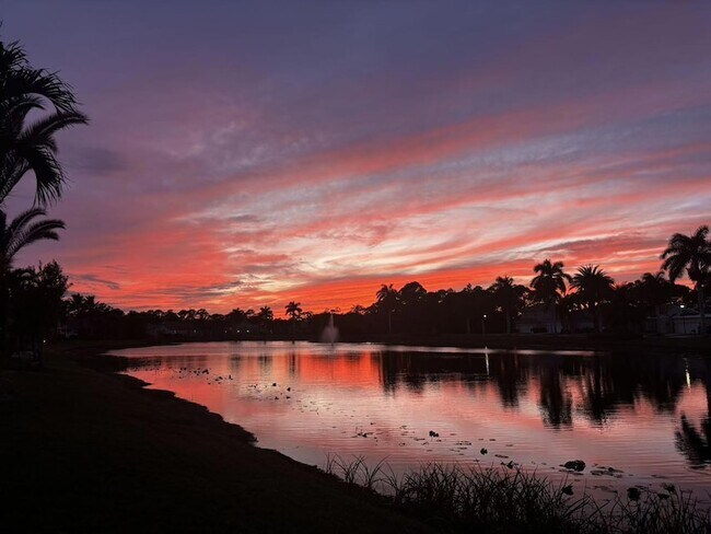 Building Photo - 6532 SE Broadmoor Ln
