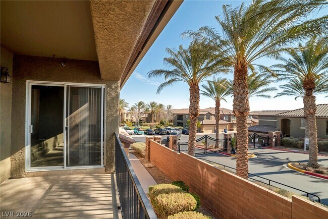 Building Photo - 6868 Sky Pointe Dr