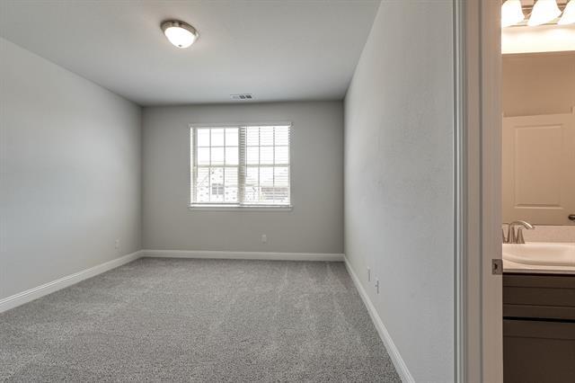 Building Photo - 6020 Marigold Dr