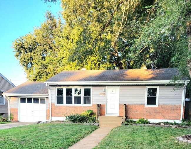 Building Photo - 3120 Aubrey Ave