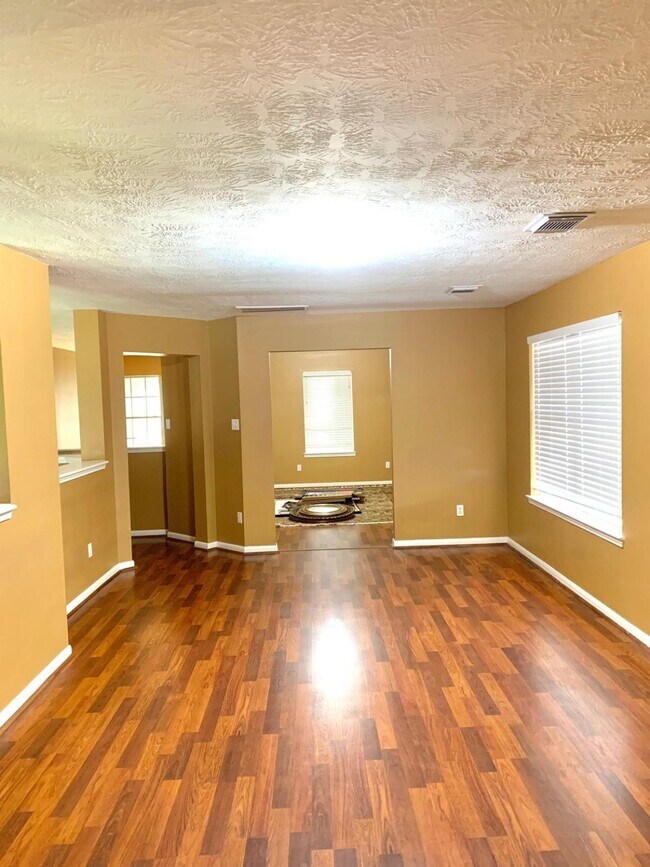 Building Photo - 16523 Terrace Hollow Ln