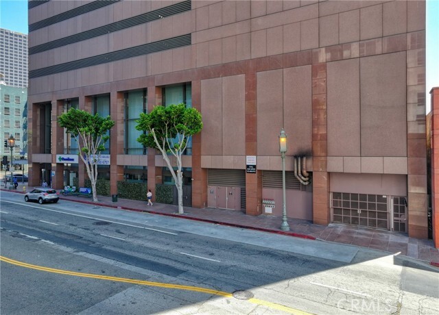 Building Photo - 1100 Wilshire Blvd