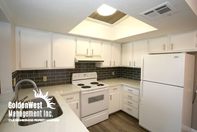 Building Photo - 4752 O'Bannon Dr