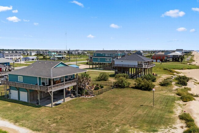 Building Photo - 986 Dolly St