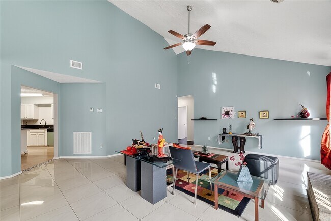 Building Photo - 8122 Sandy Glen Ln