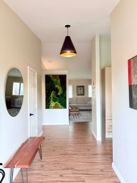 Building Photo - 709 Bozanich Cir