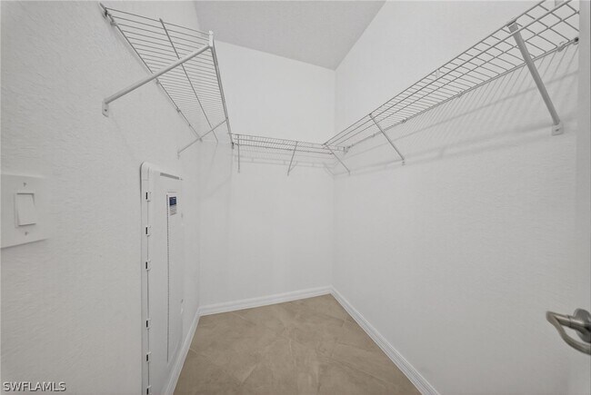 Building Photo - 2224 Dragonfruit Wy