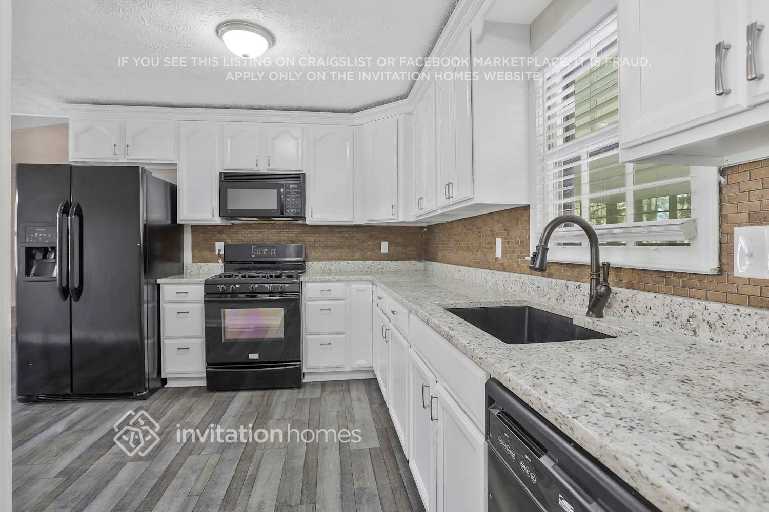 Building Photo - 3647 Mill Lake Dr