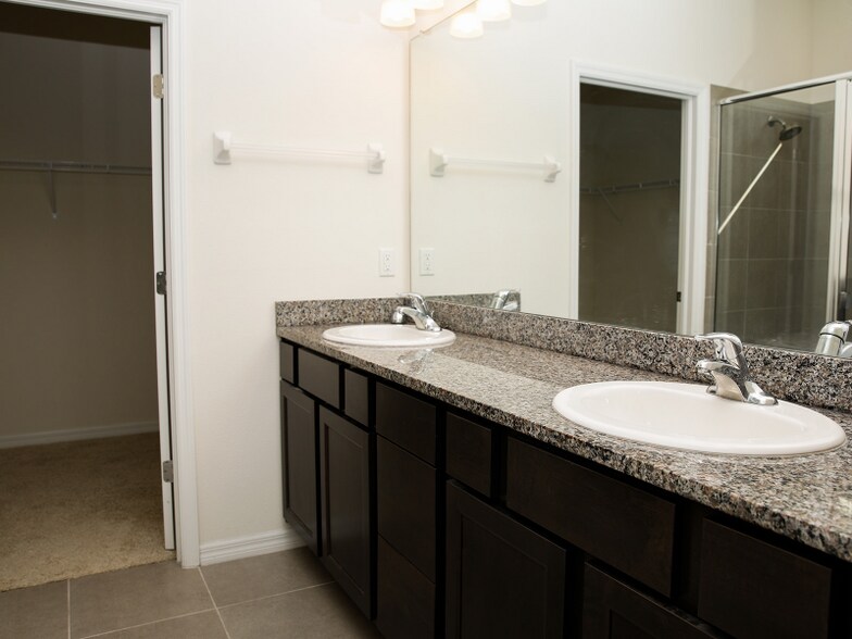 Building Photo - 13681 Paddington Wy