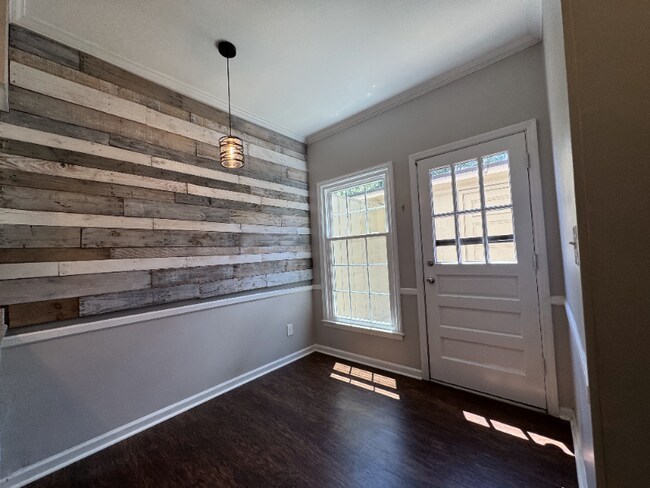 Building Photo - 5917 Quail Hollow Rd