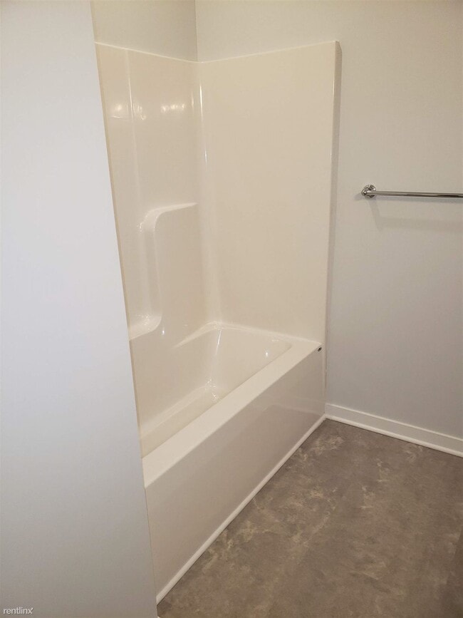 Building Photo - 310 E 3rd St