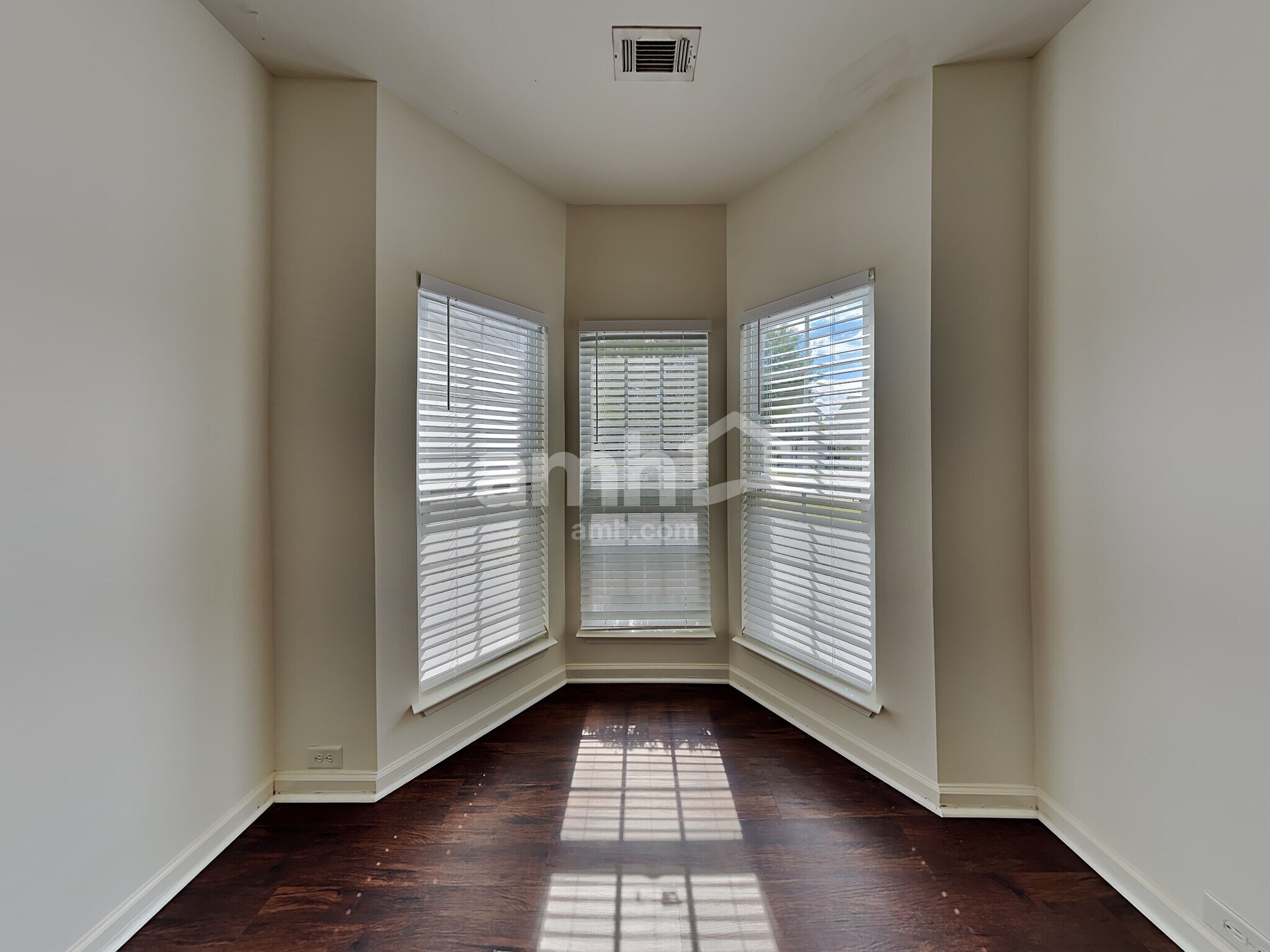 Building Photo - 127 Mercer Dr