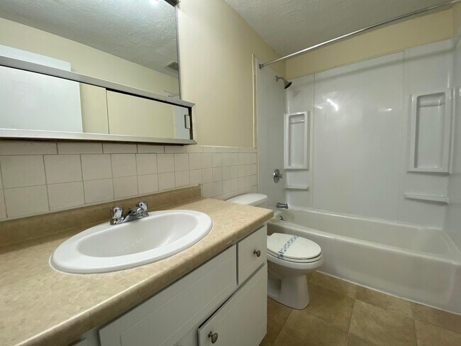 Building Photo - 29 Capron Rd