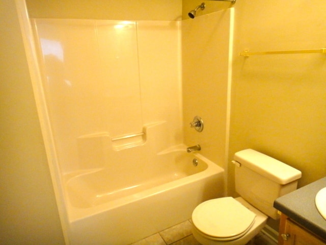 Building Photo - 3Bed/3Bath Available Soon!